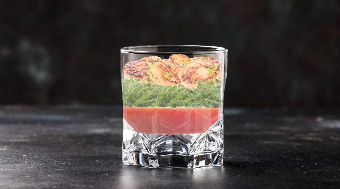 Verrine de pétoncles, salade et coulis de framboises